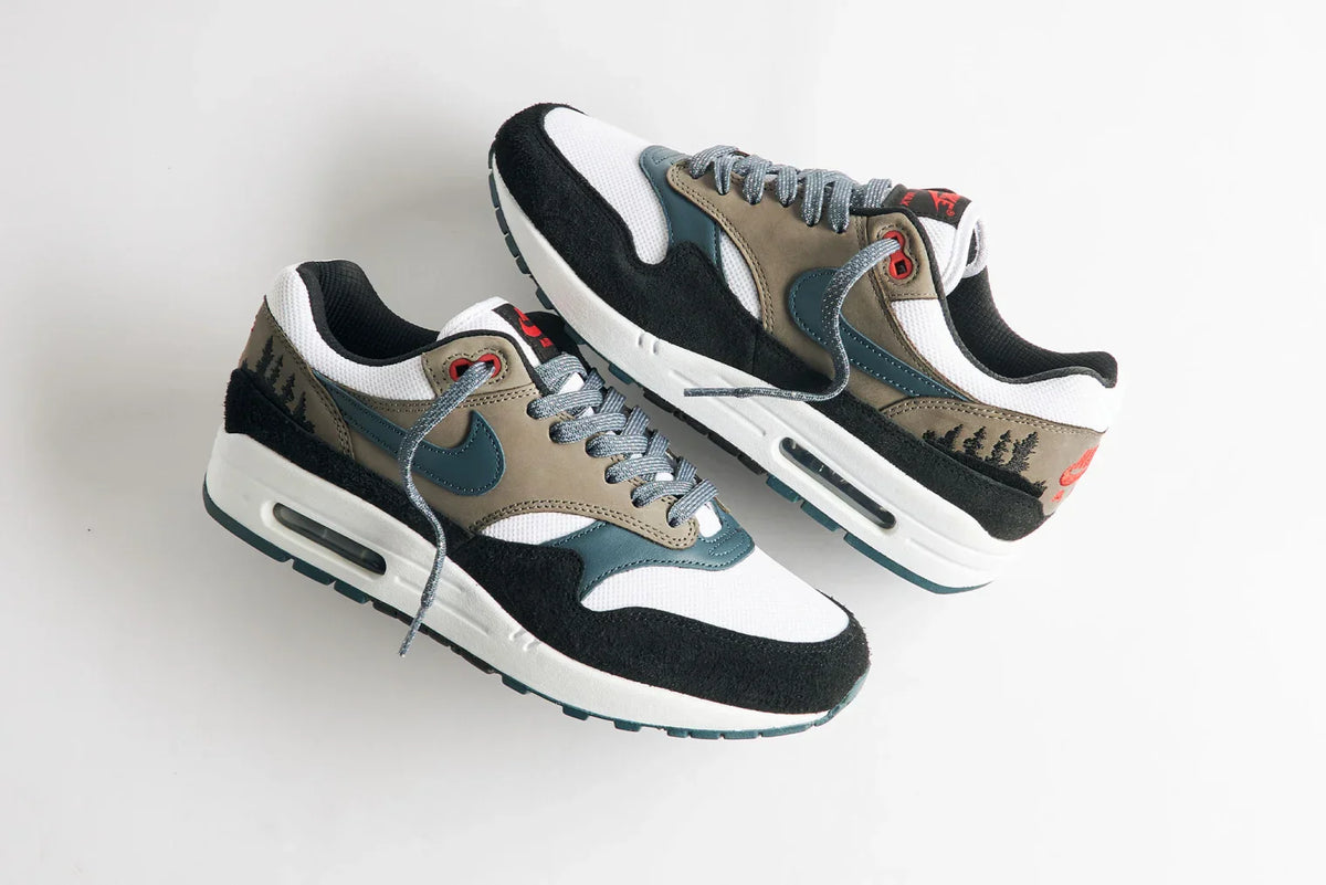 The NIKE AIR MAX 1 PRM QS “ESCAPE” sneakers.