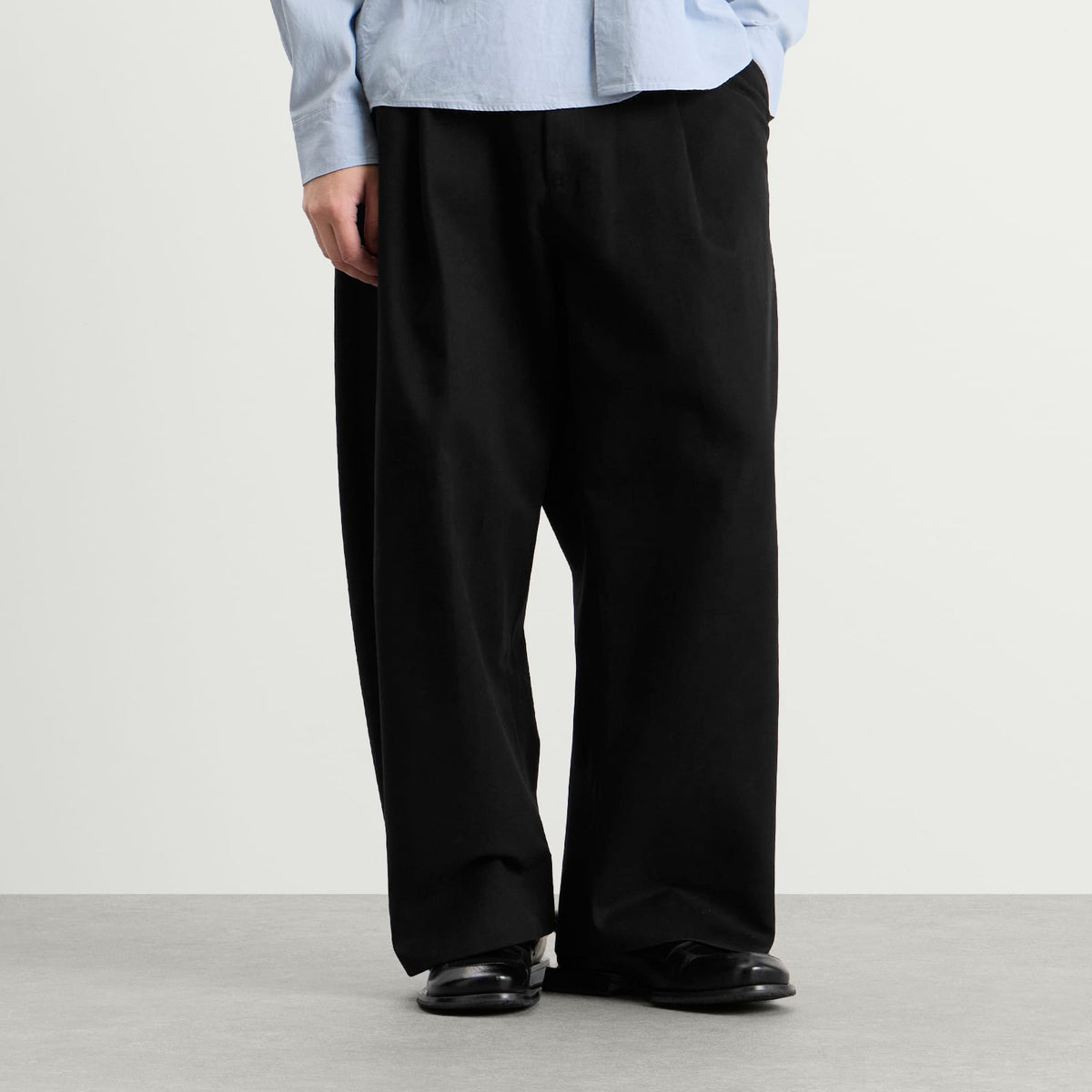 Studio Nicholson Sorte Deep Pleat Volume Pant