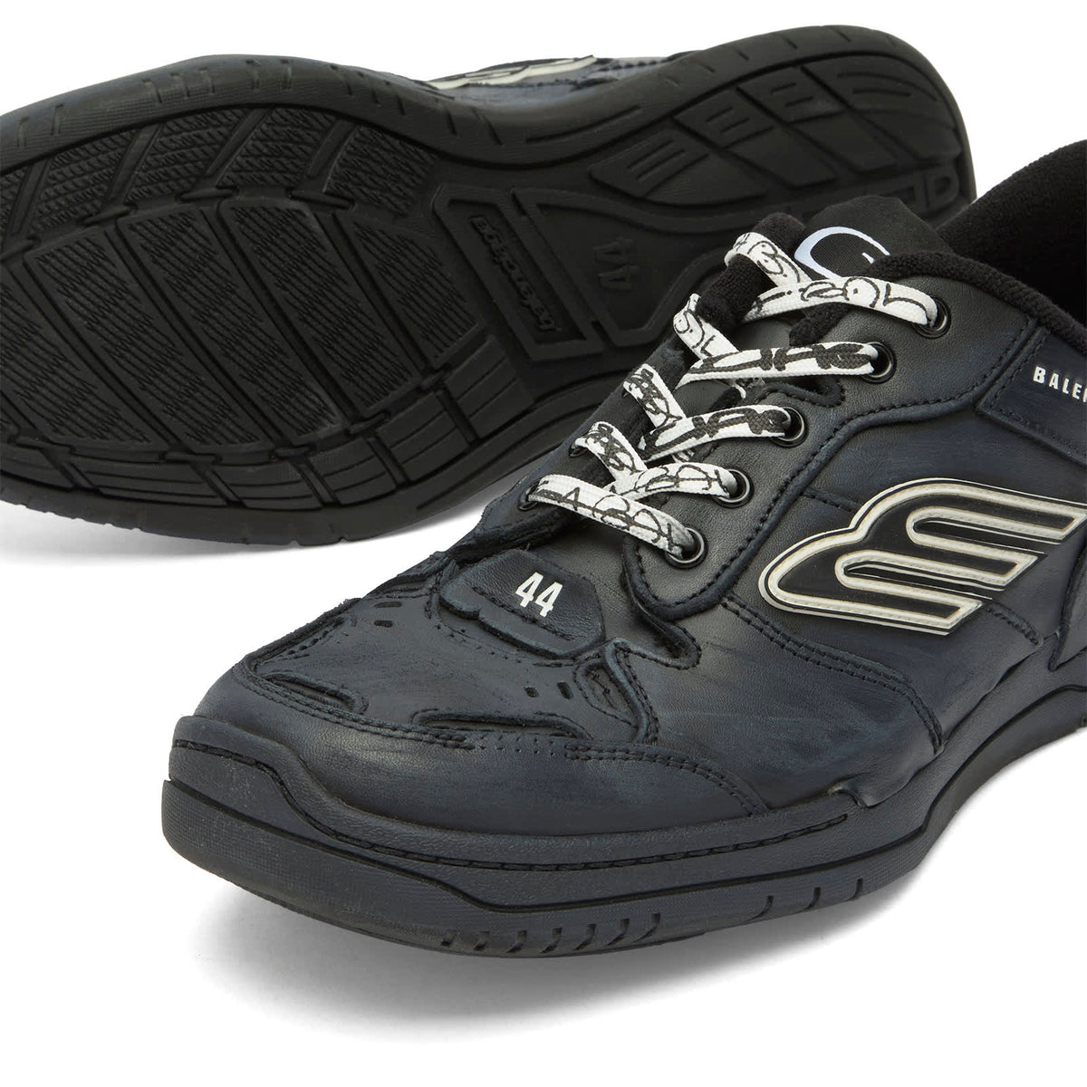 Balenciaga Hamptons Worn Out Sneaker