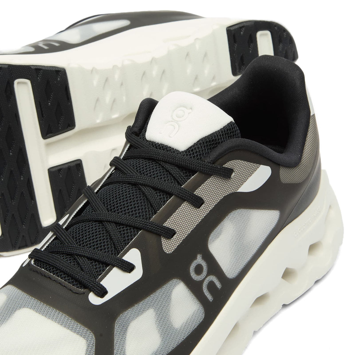 ON Cloudtilt Remix Sneaker