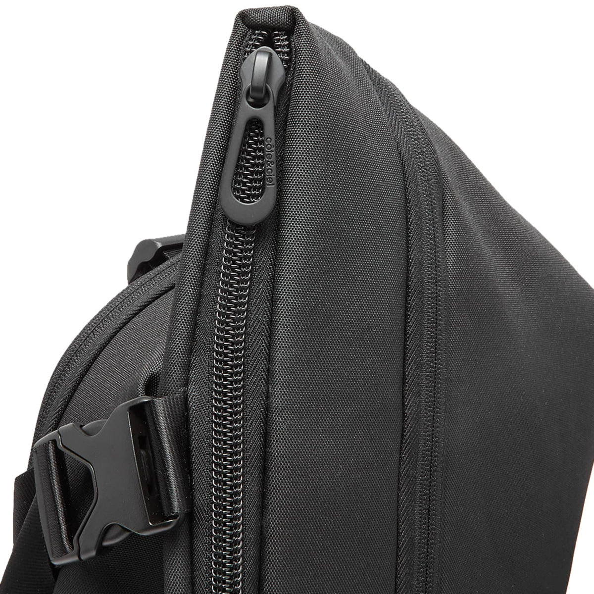 Cote&Ciel Isar Air Reflective Backpack
