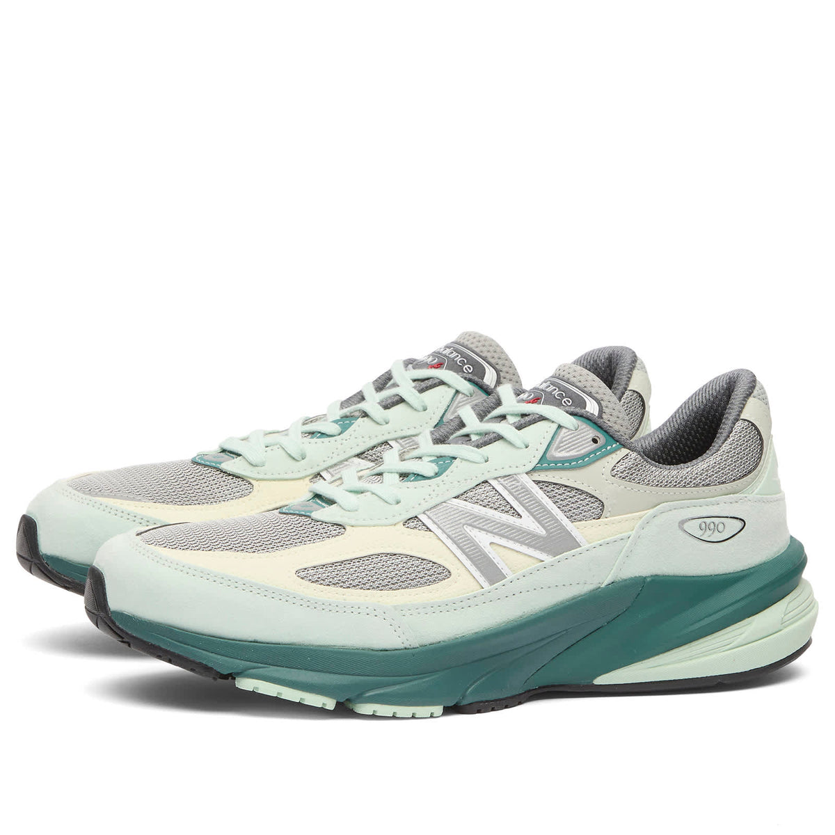 New Balance 990v6 Sneaker
