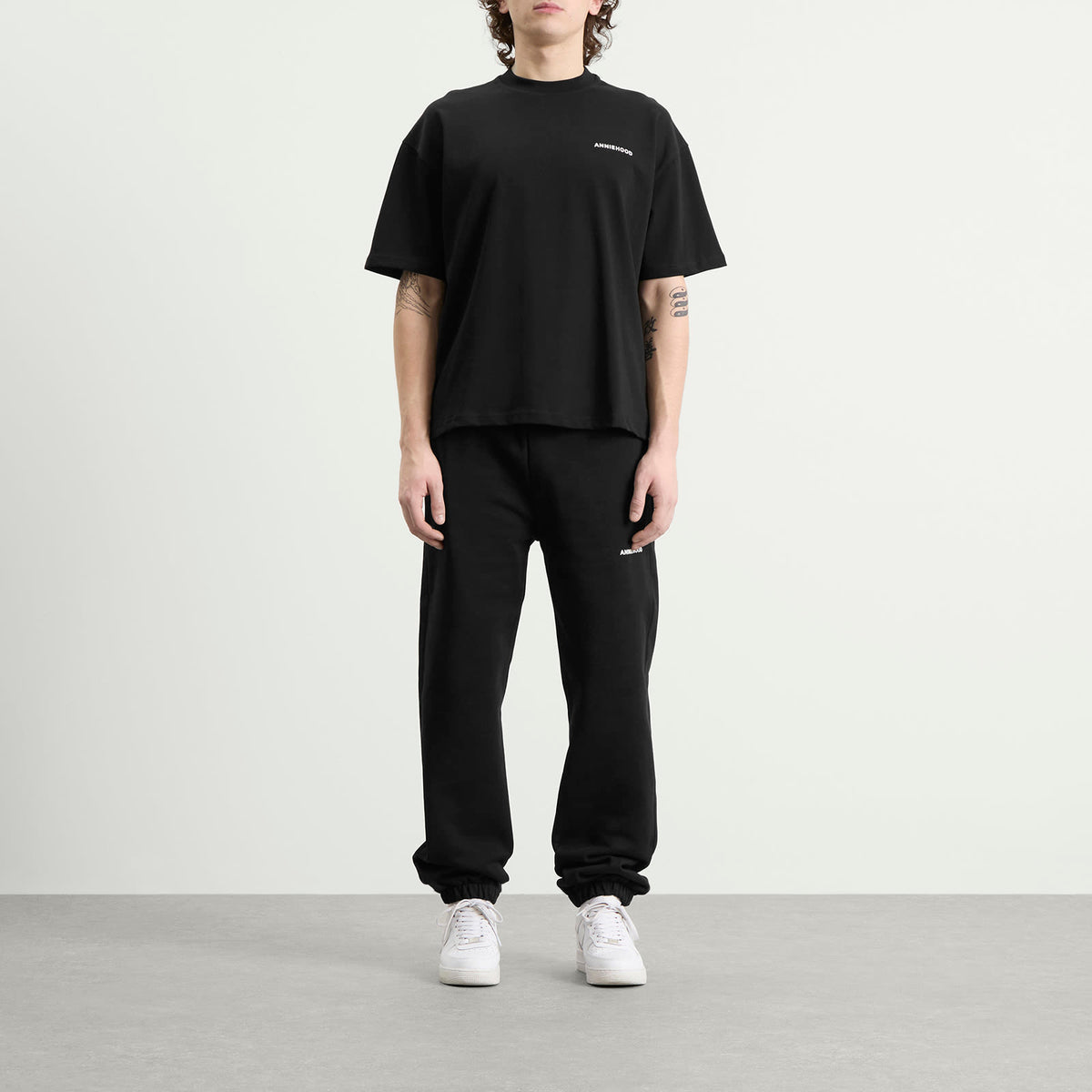 ANNIE HOOD Mini Logo T-Shirt