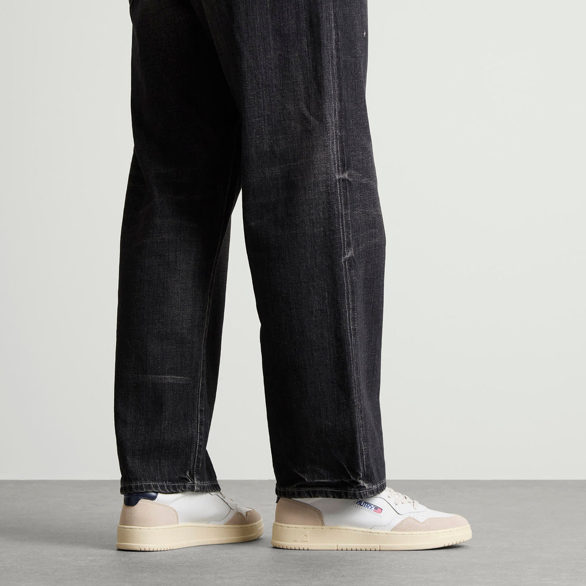 Autry 01 Low Leather and Suede Sneaker
