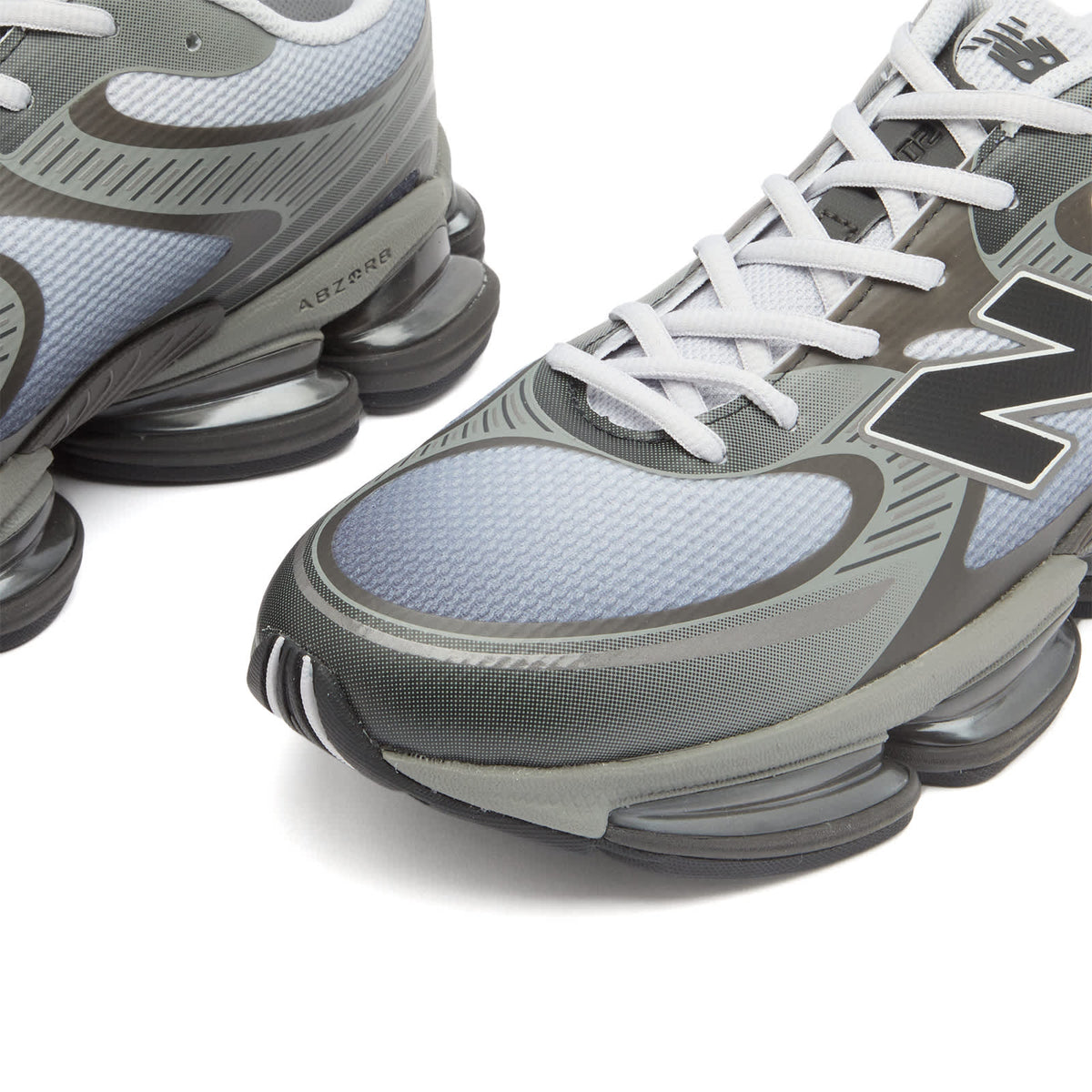 New Balance 2000 Sneaker