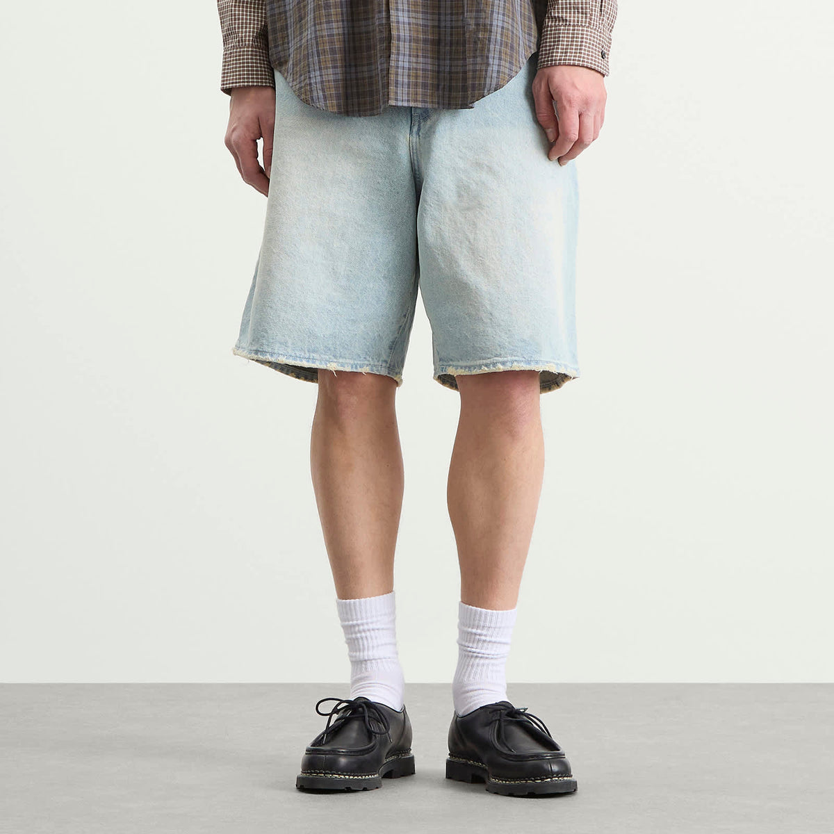 BEAMS Damage Denim Shorts