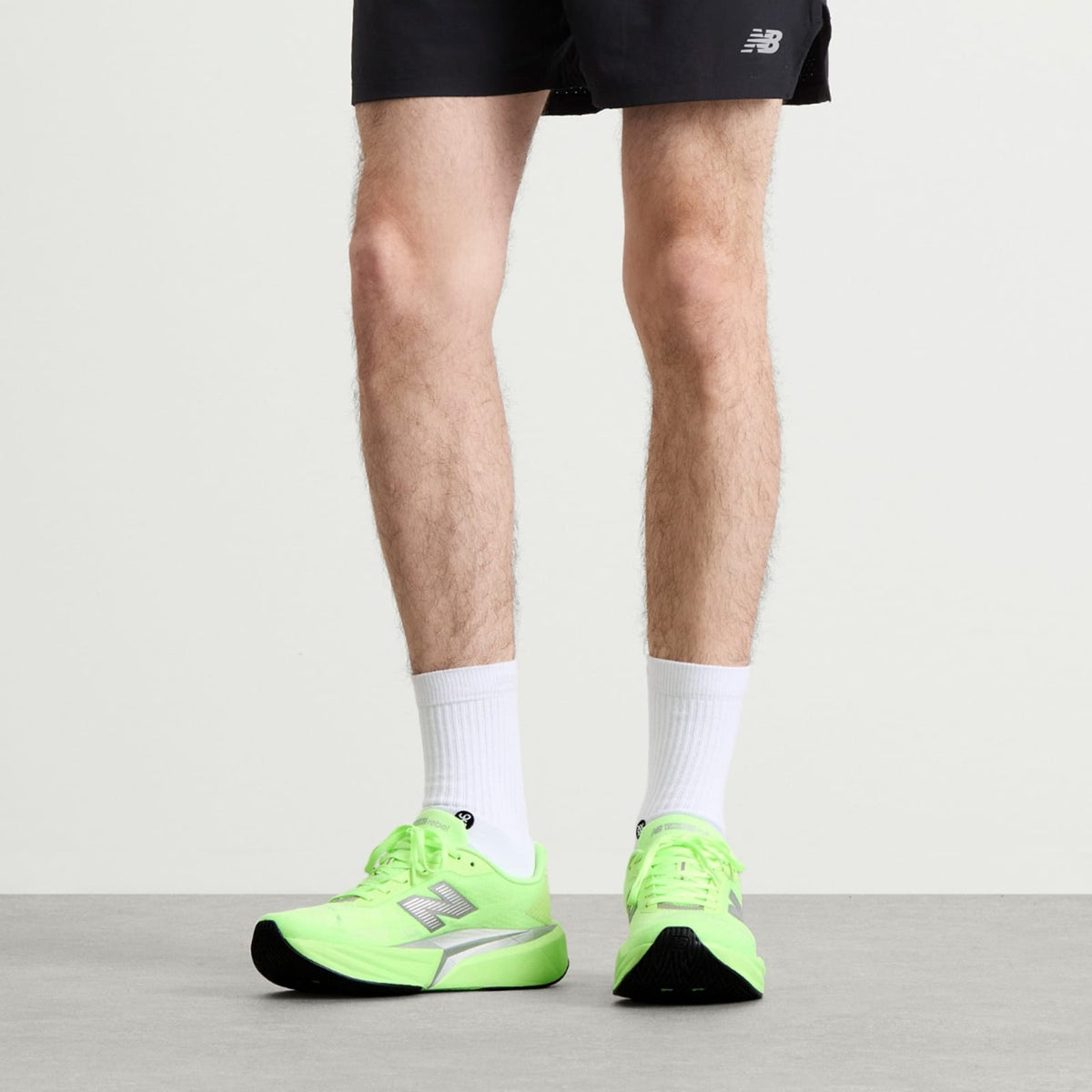New Balance Fuelcell Rebel v5 Sneaker