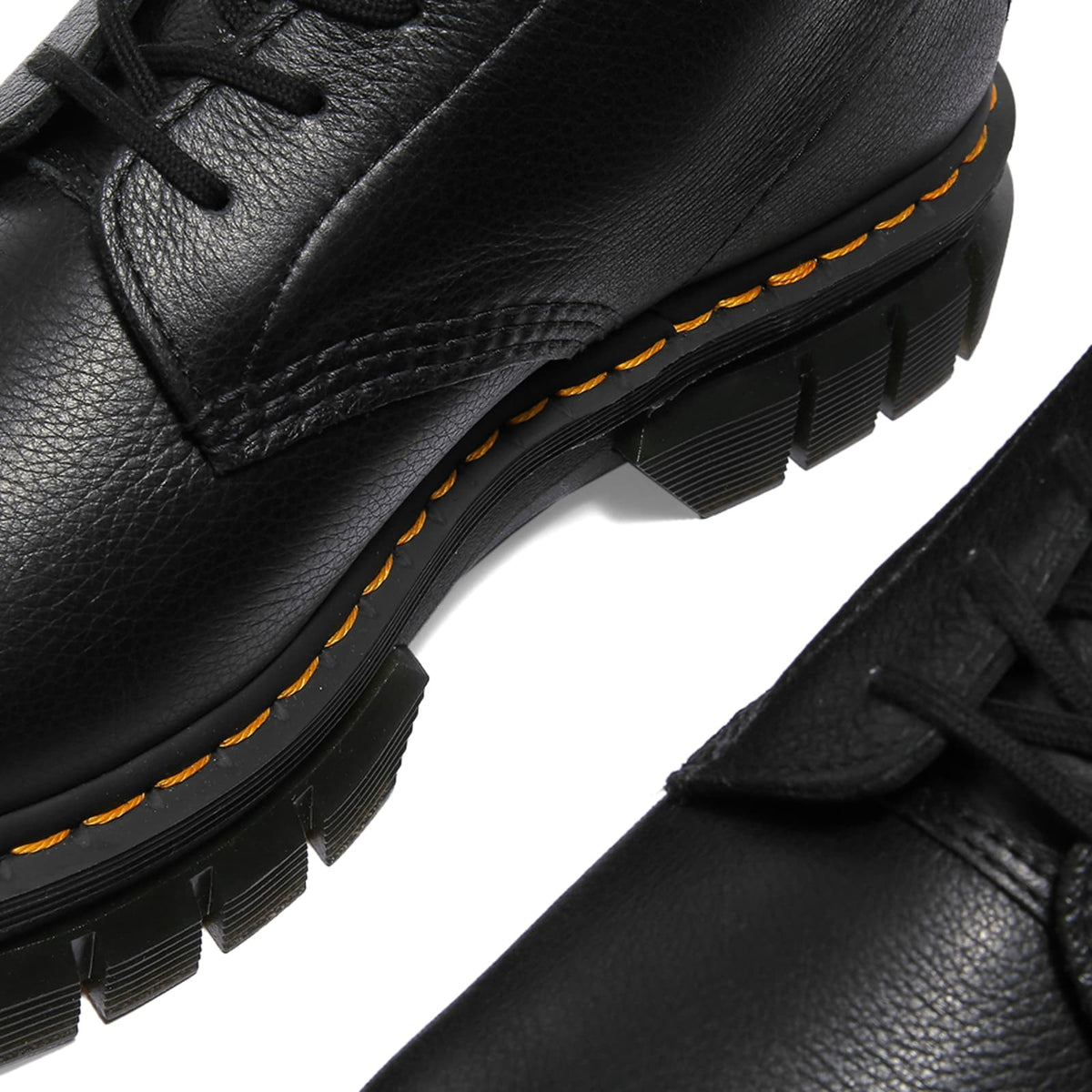 Dr. Martens Rikard 8-Eye Boot