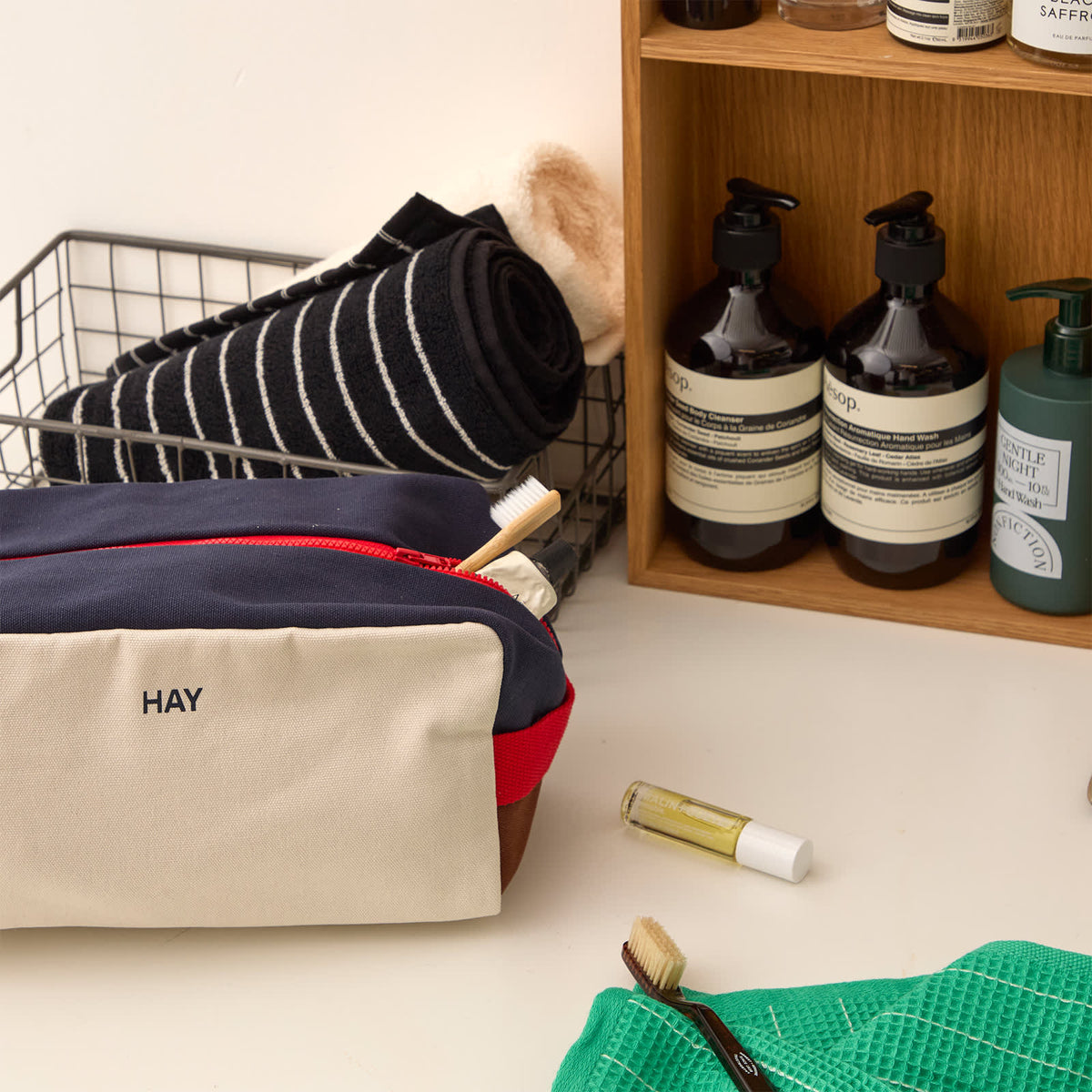 HAY Multi Wash Bag