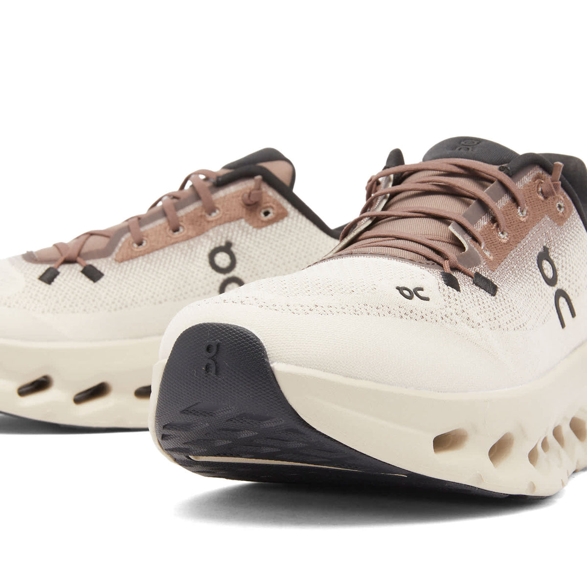 ON Cloudtilt Sneaker