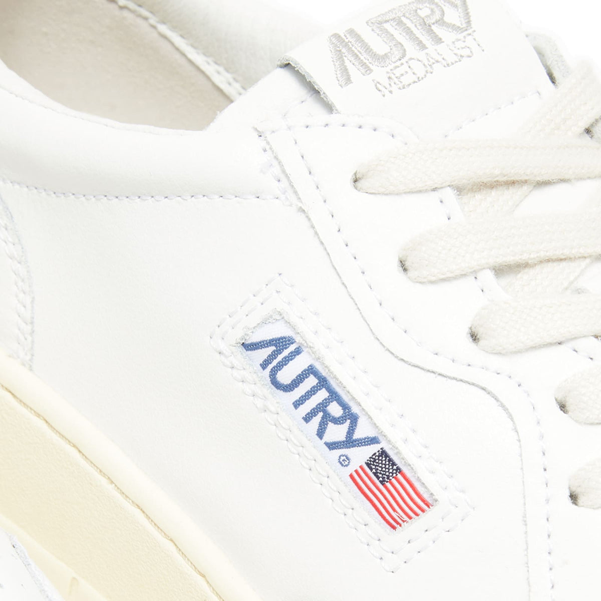 Autry 01 Low Leather Sneaker