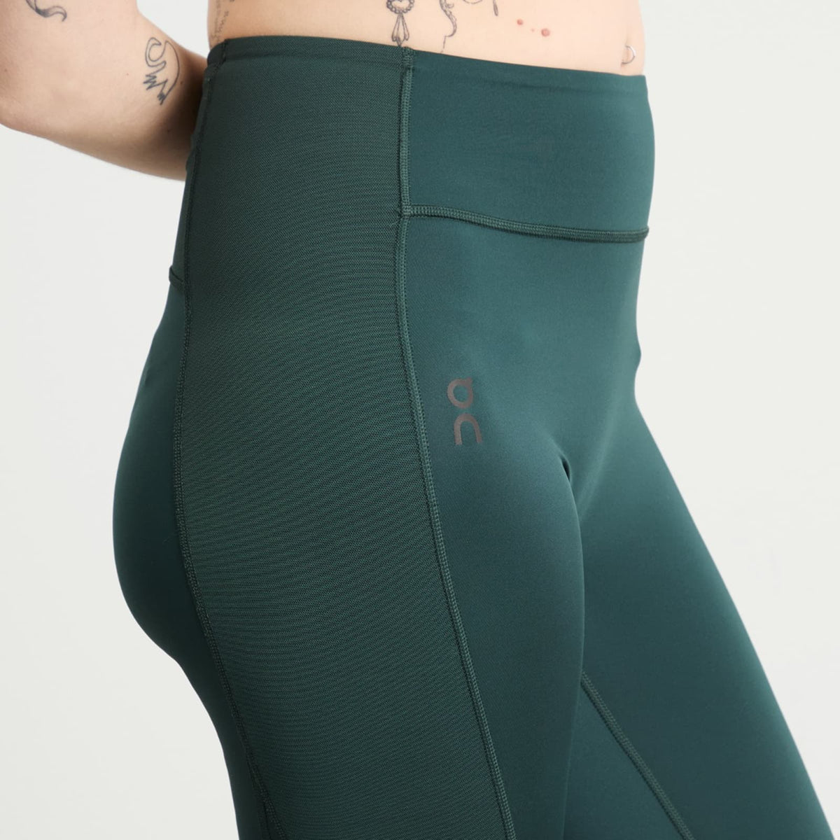 ON Train Volt Leggings