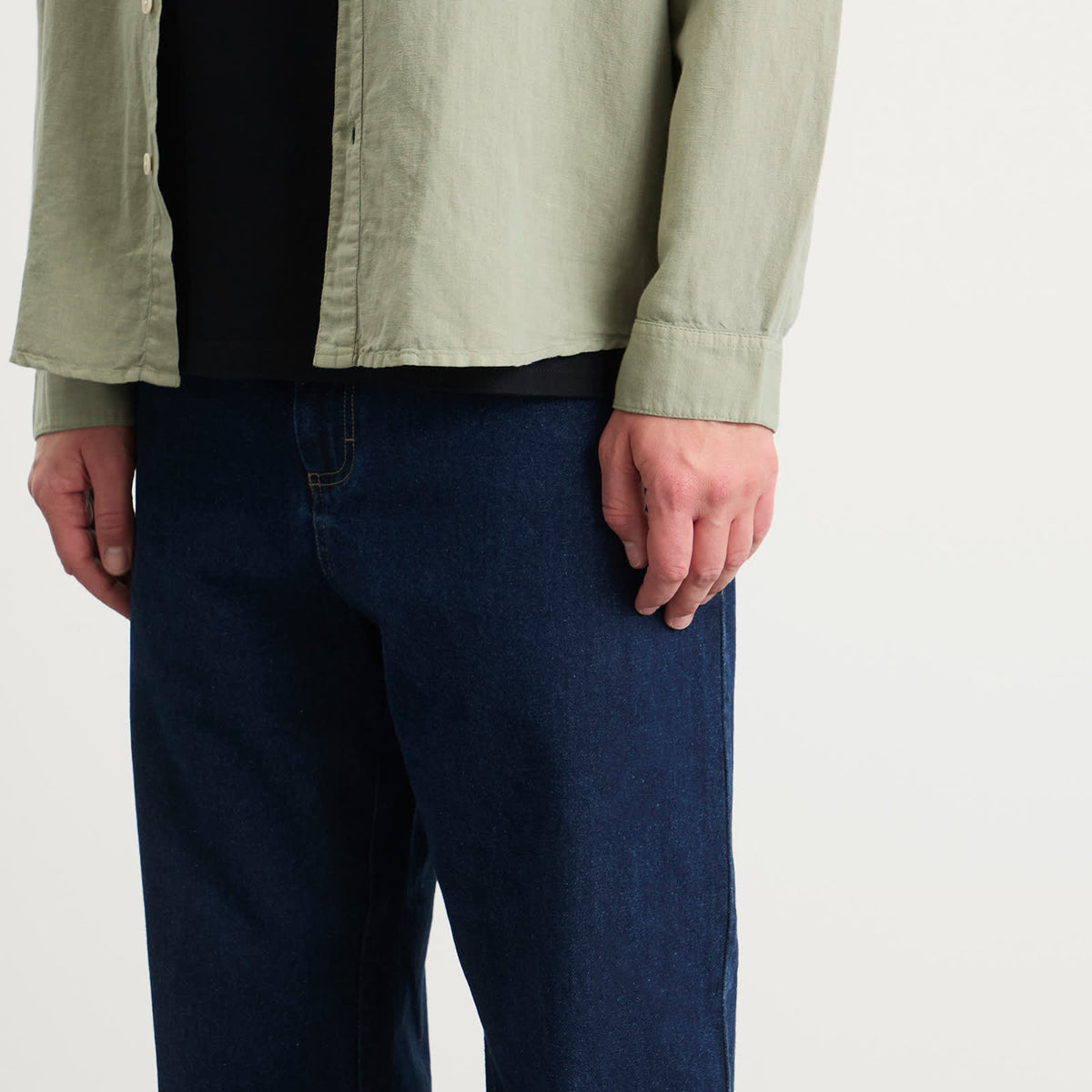 Folk Barrel Leg Jean