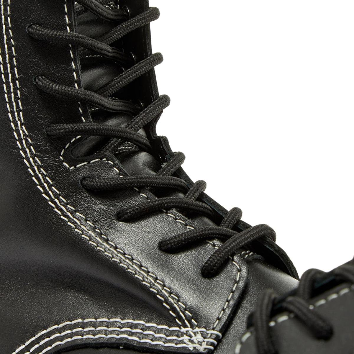 Dr. Martens Audrick 8 Eye Boot
