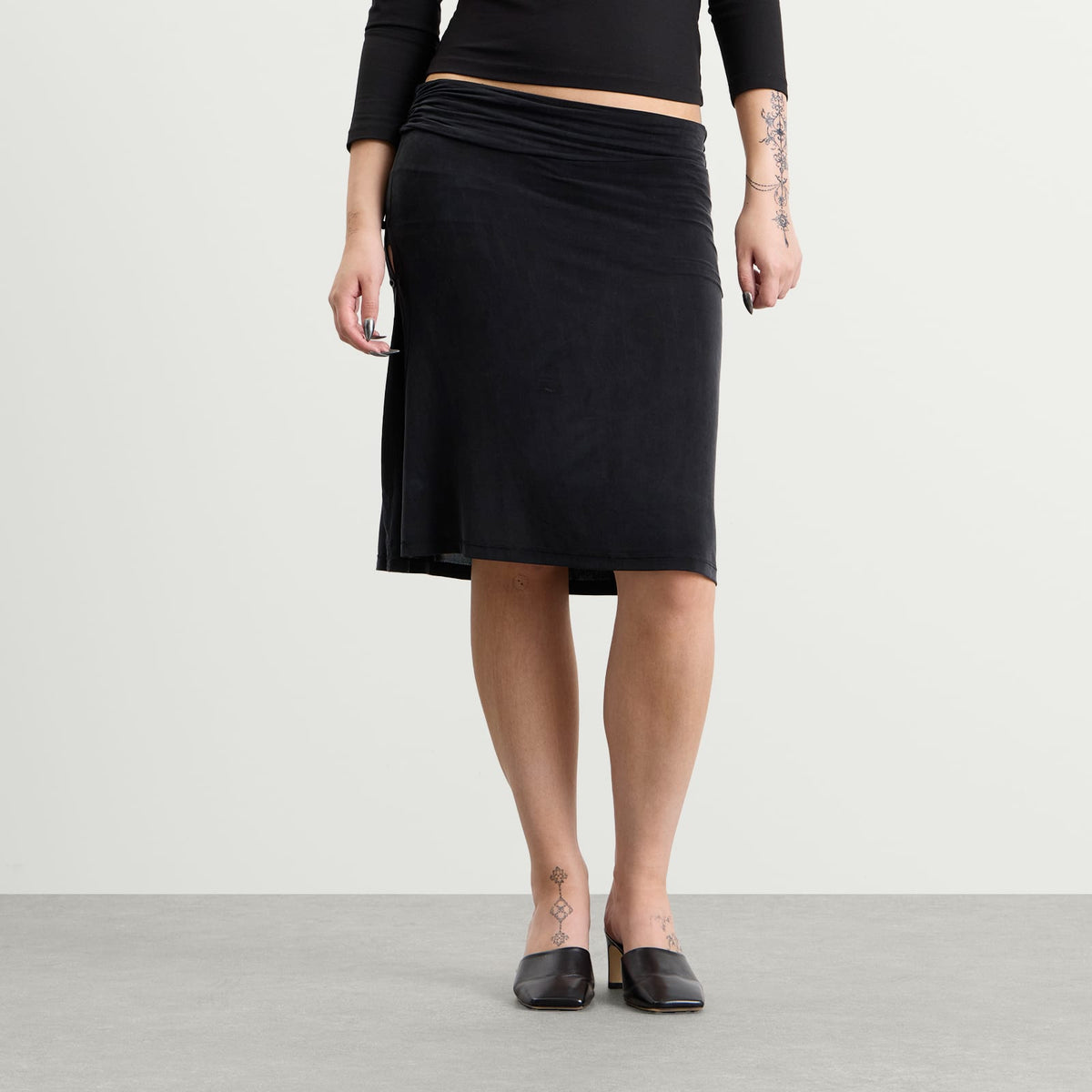 Peachy Den Kylie Vent Midi Skort