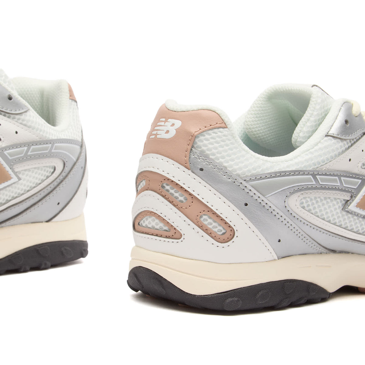 New Balance 204l Mesh Sneaker
