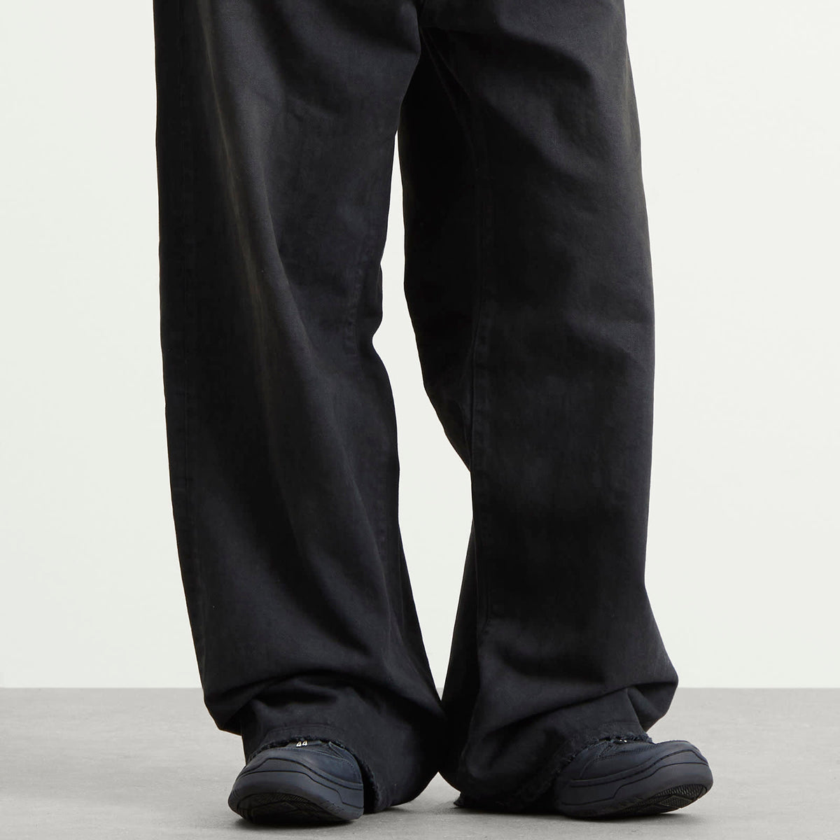 Balenciaga Hamptons Worn Out Sneaker