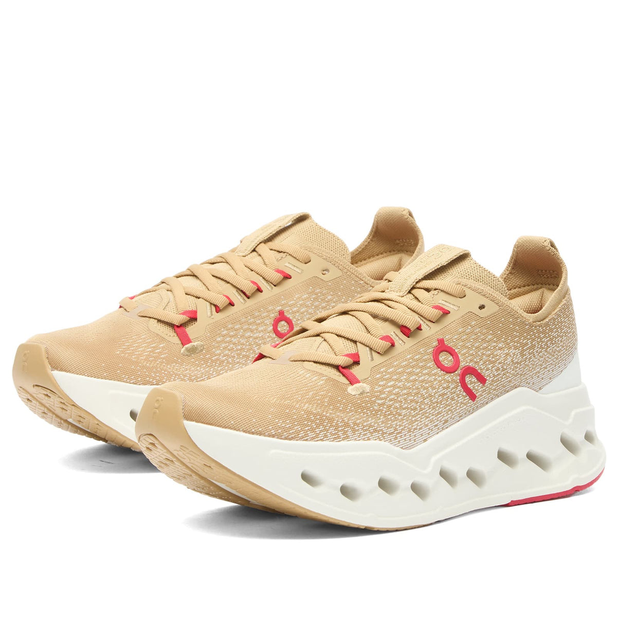ON Cloudsurfer Max Sneaker