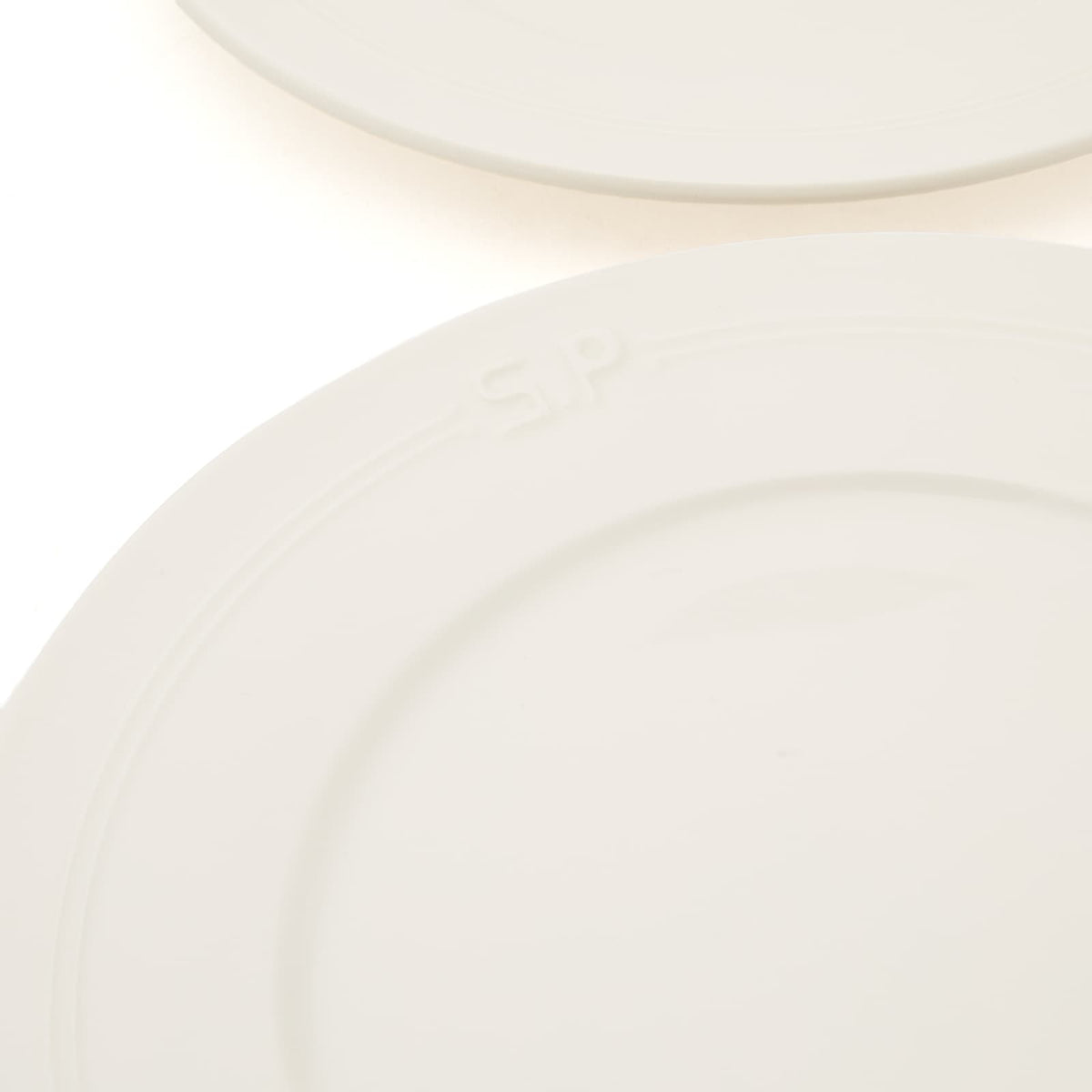 Service Projects Métier Embossed Lunch Plate - Set of 2