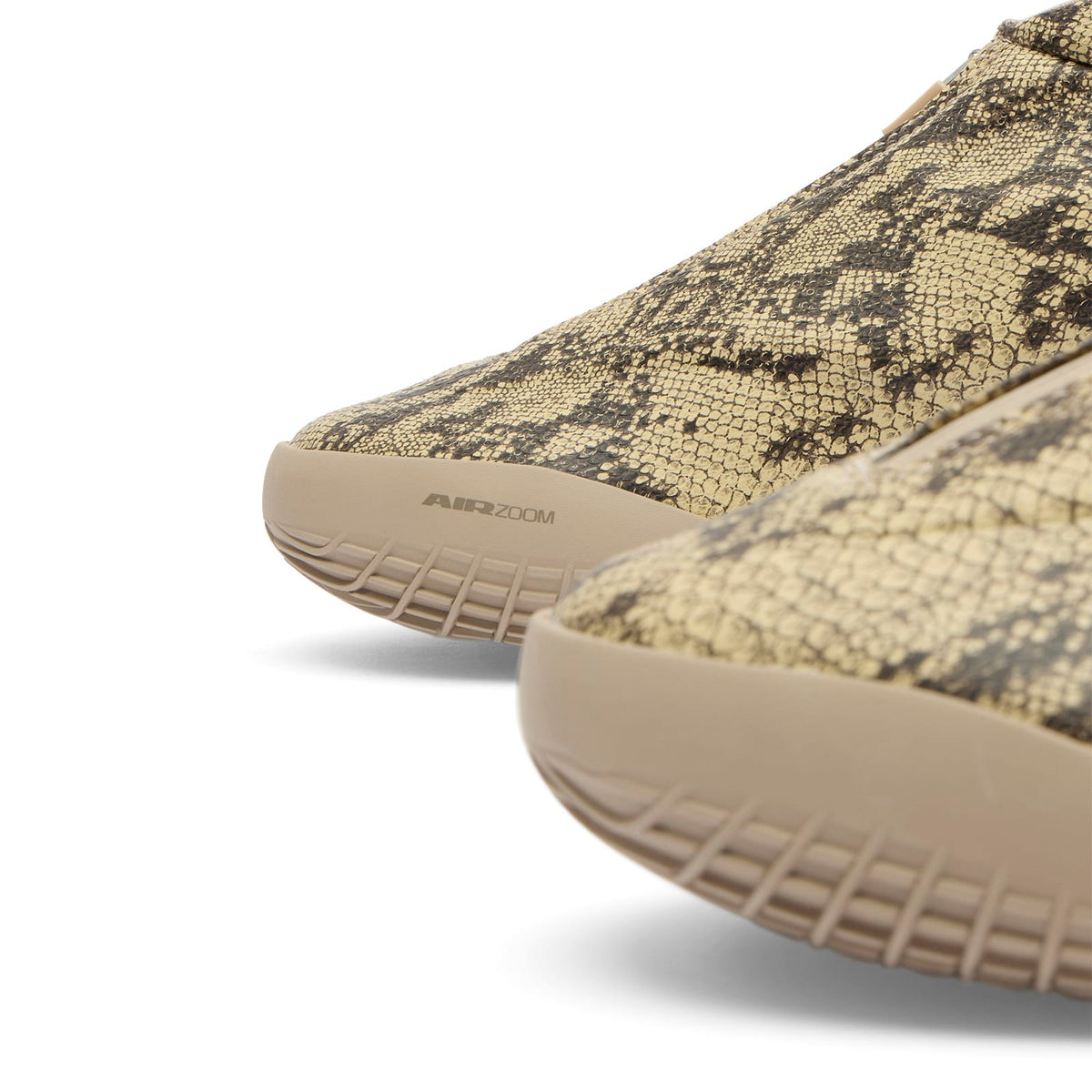 Converse Shai 001 Premium Sneaker