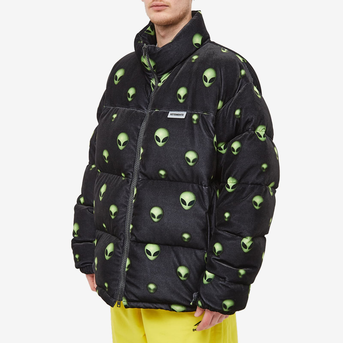 VETEMENTS Alien Puffer Jacket