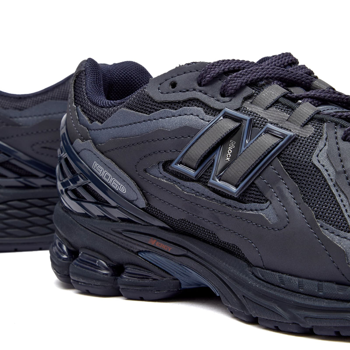New Balance M1906DI