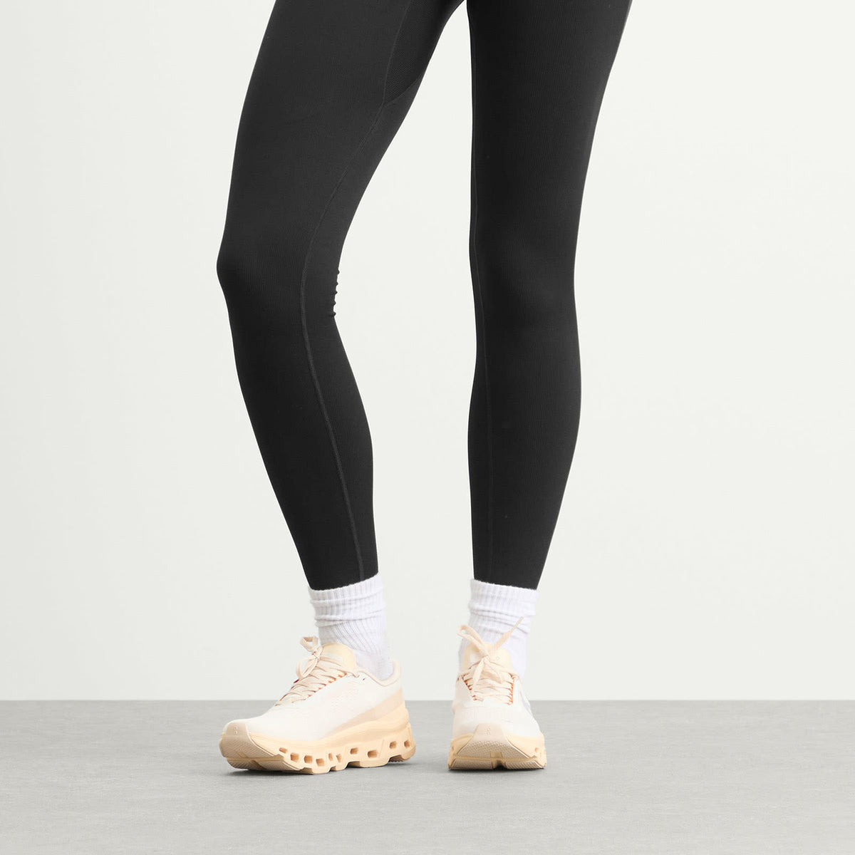 ON Cloudmonster 1 Sneaker