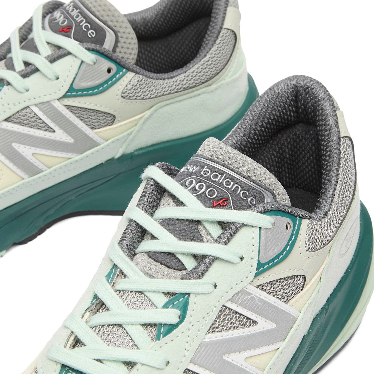 New Balance 990v6 Sneaker