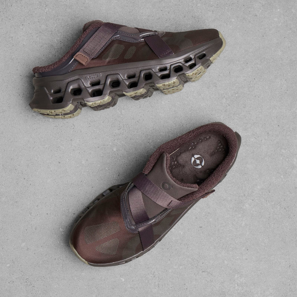 ON Cloudmonster 3 Mule  Sneaker