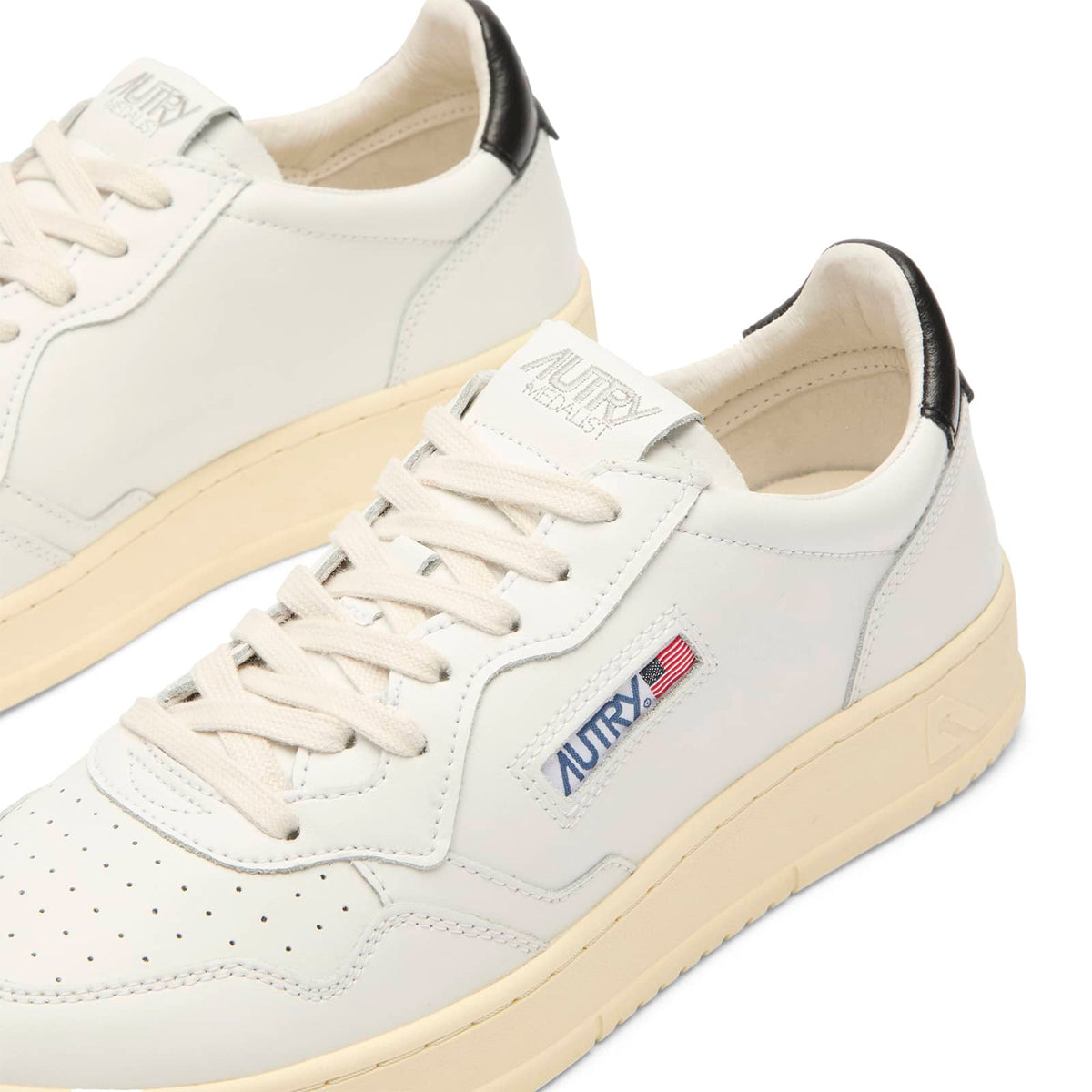 Autry 01 Low Leather Sneaker