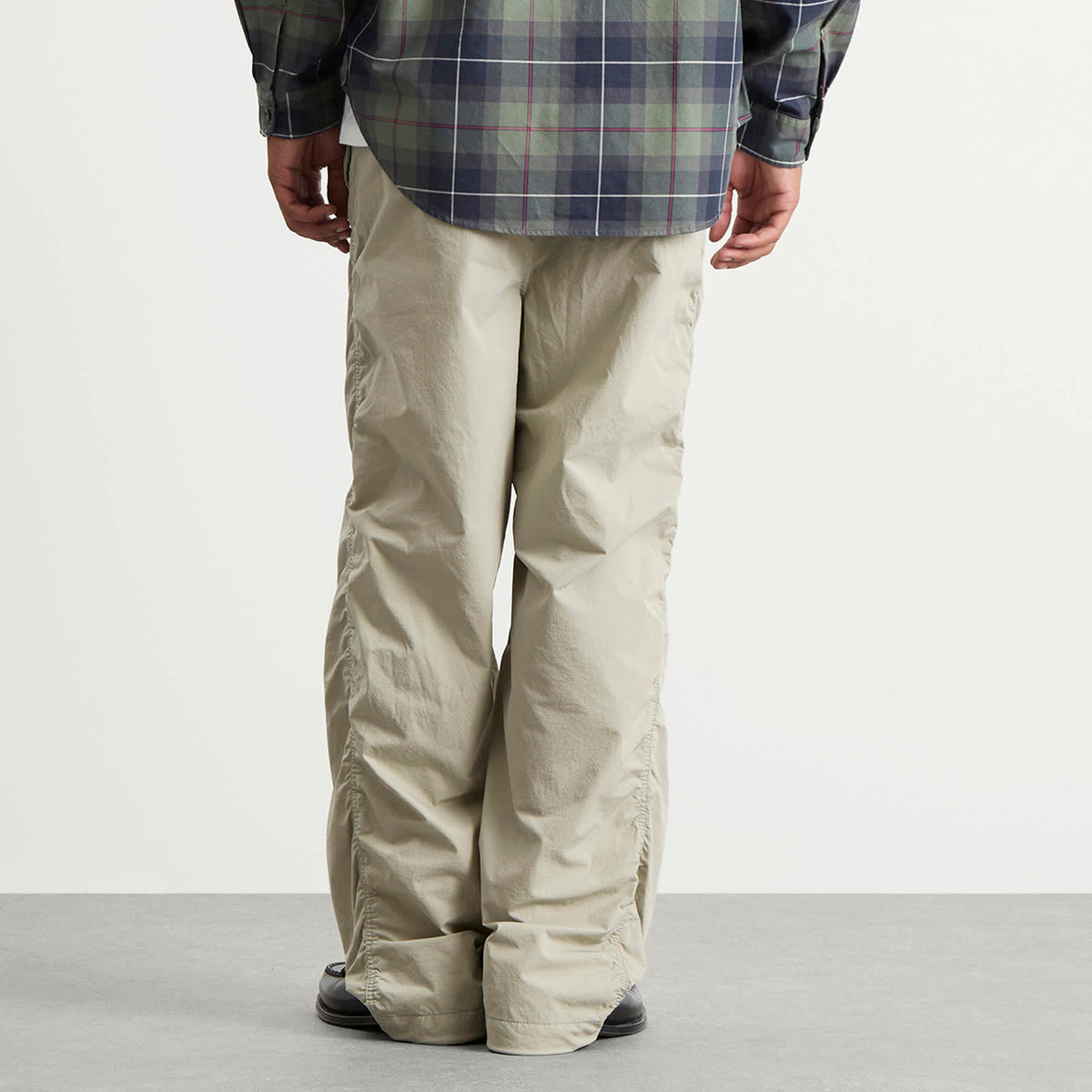 BEAMS Puckering Easy Trousers