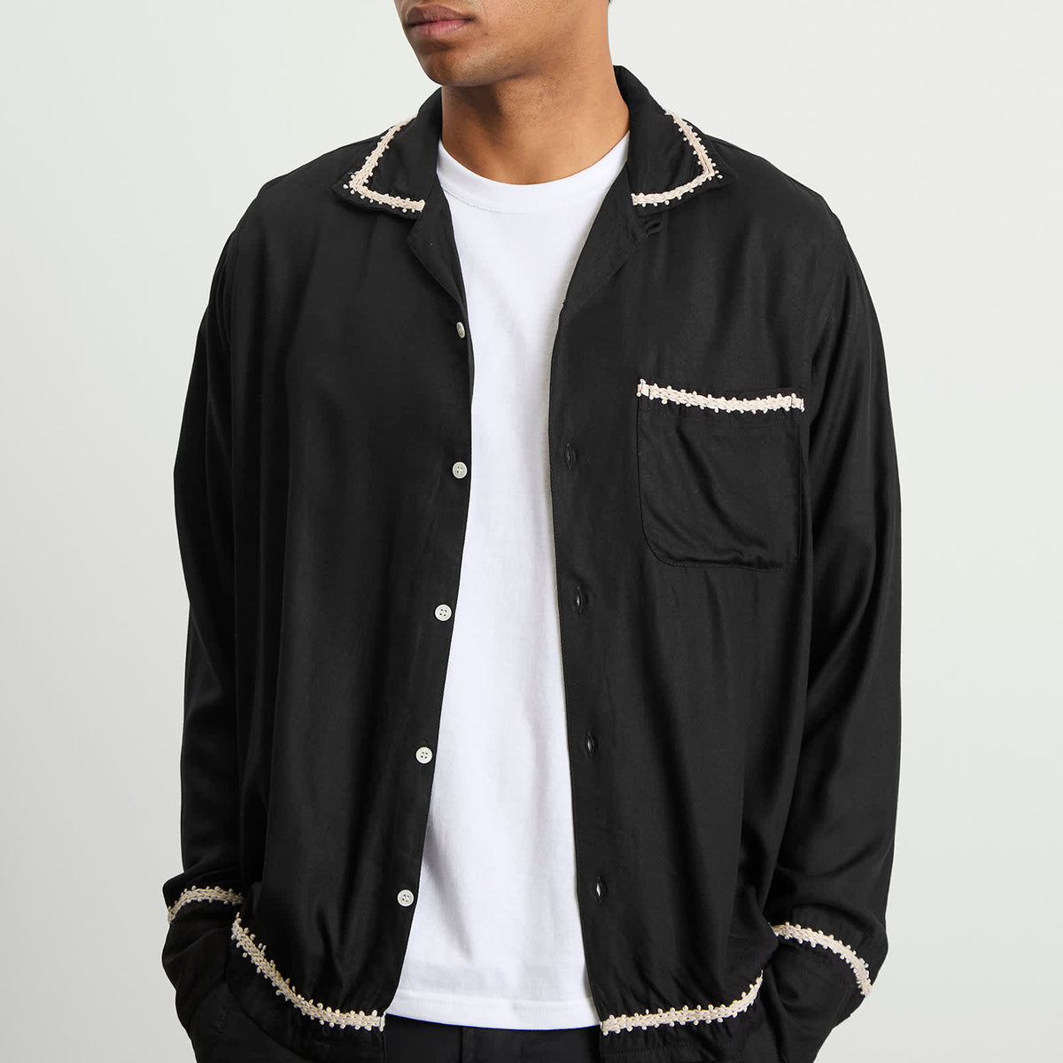 NOMARHYTHM TEXTILE Trim Embroidery Open Collar Shirt