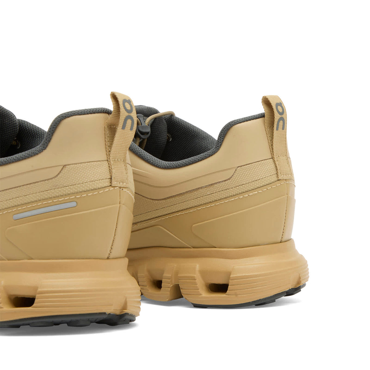 ON Cloud 6 Geo WP Sneaker