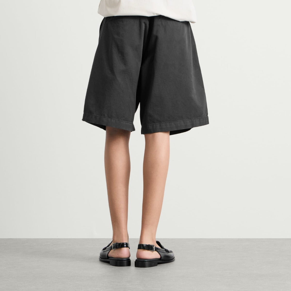 END. Resort Short