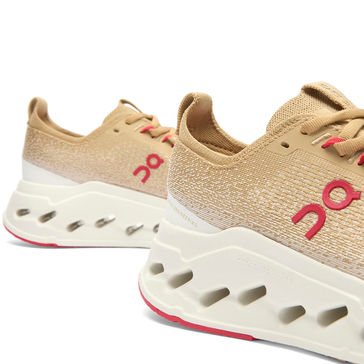 ON Cloudsurfer Max Sneaker