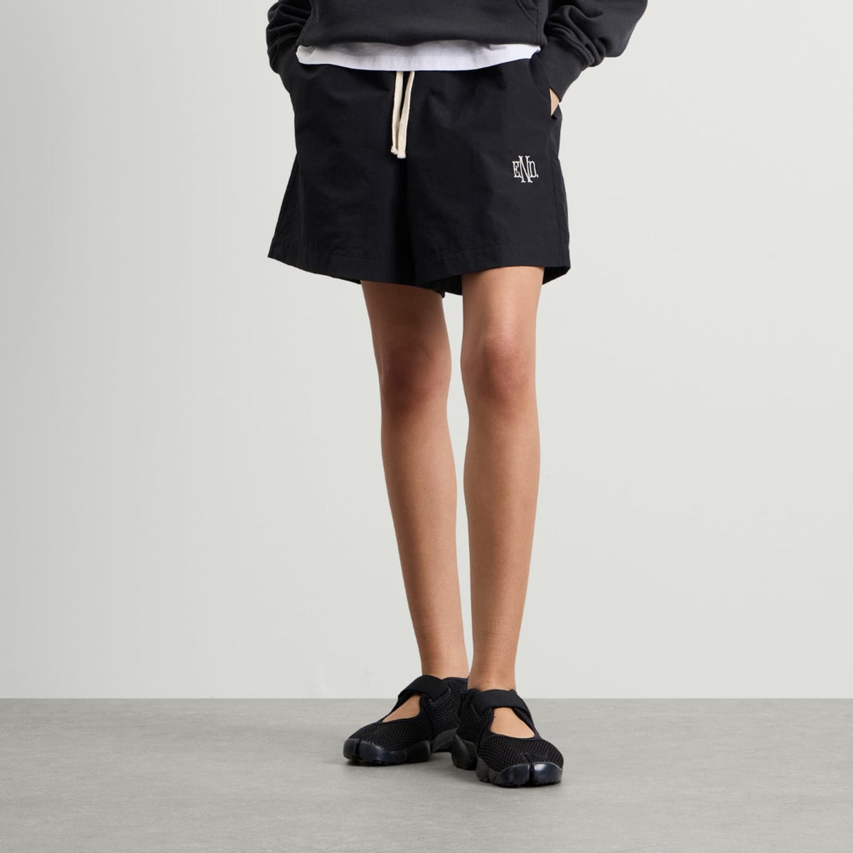 END. Flight Drawstring Short