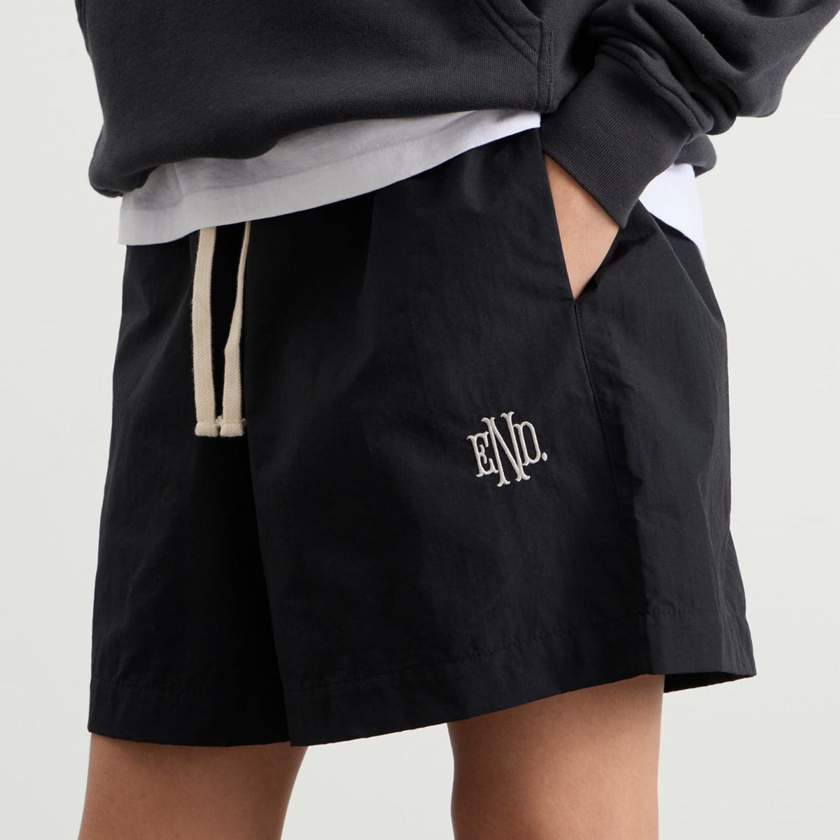 END. Flight Drawstring Short
