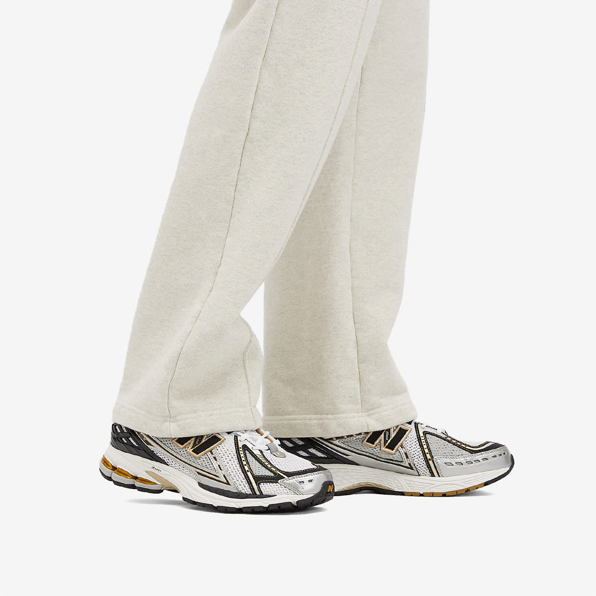 New Balance M1906RA