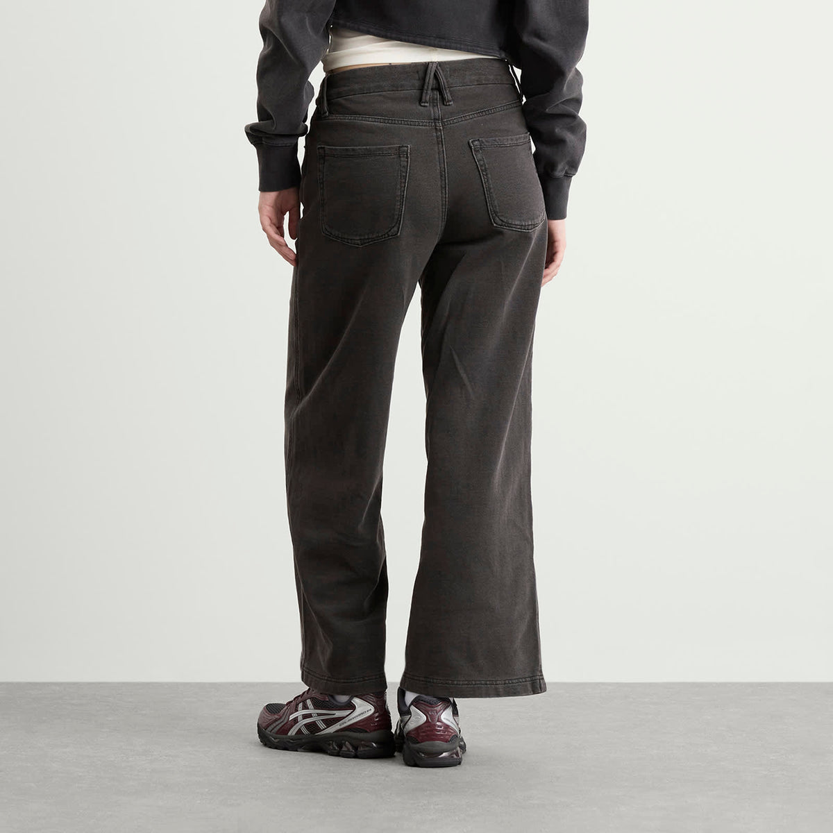 Good American Jeanius Crop Good Skate Sweatpants