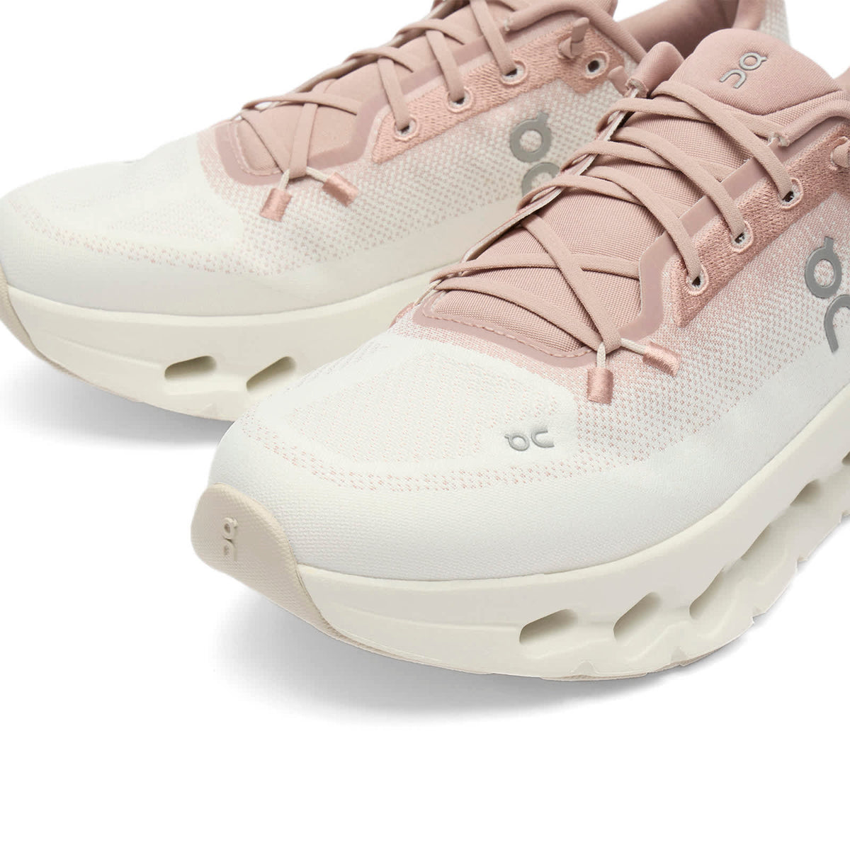 ON Cloudtilt Sneaker