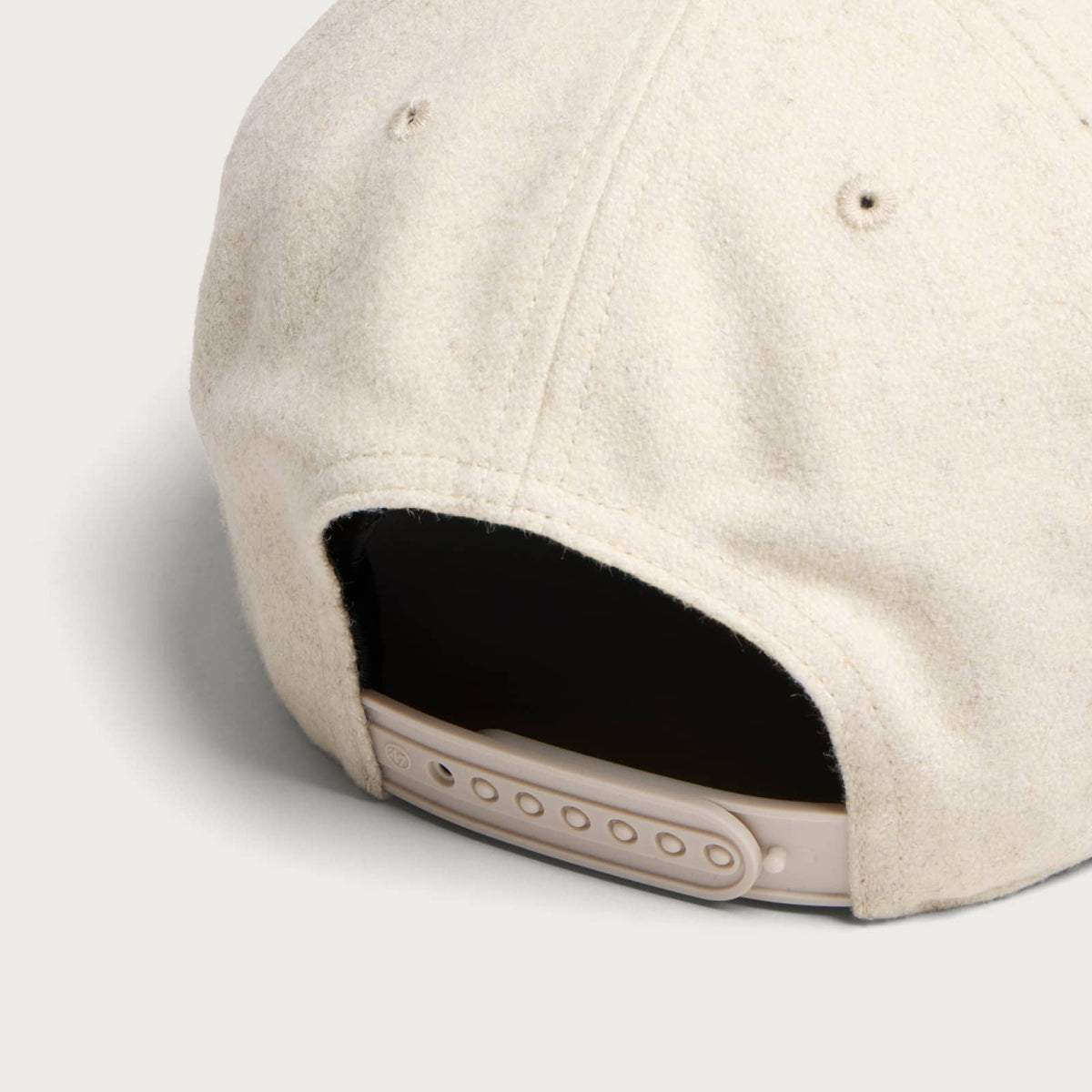 END. Monogram Hitch LC Cap