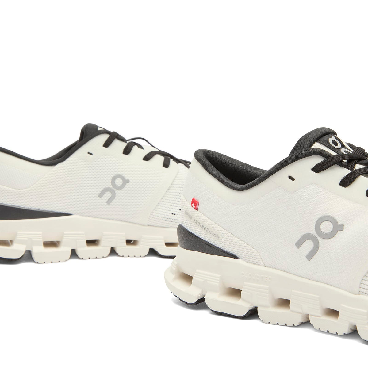 ON Cloud x 4 Sneaker