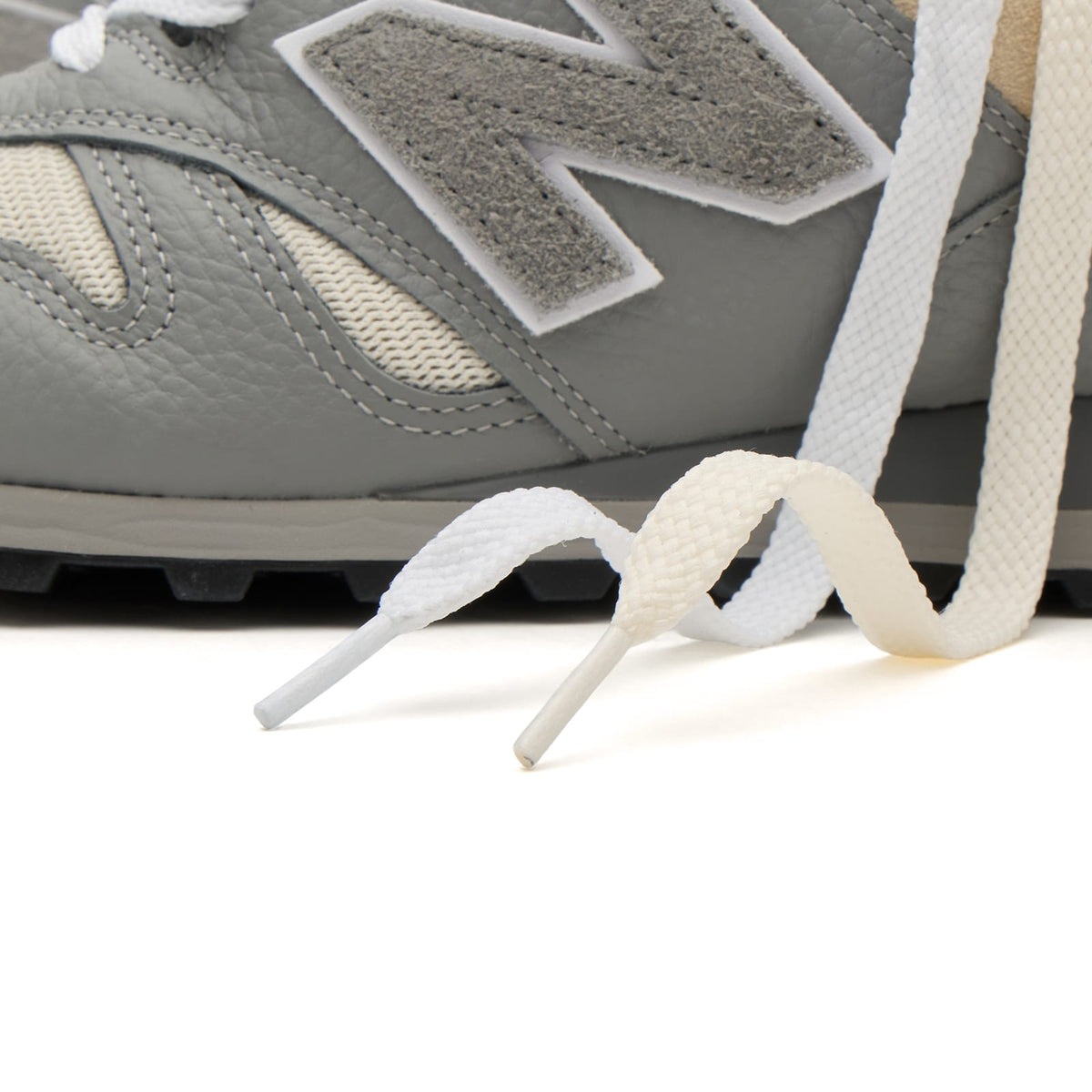 New Balance 1300 Sneaker