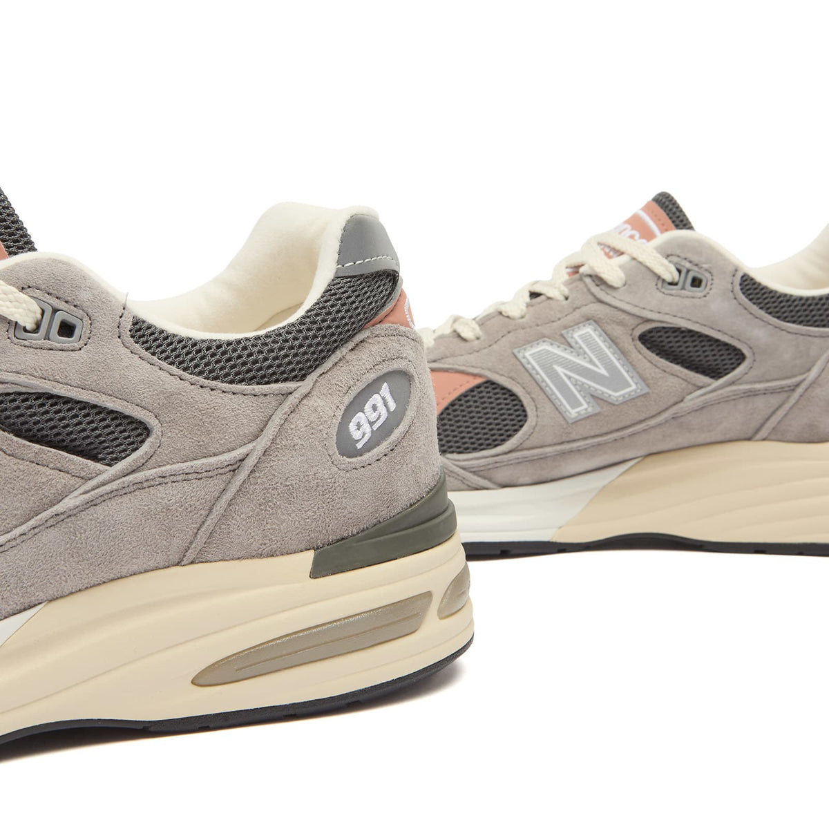 New Balance 991v2 Sneaker
