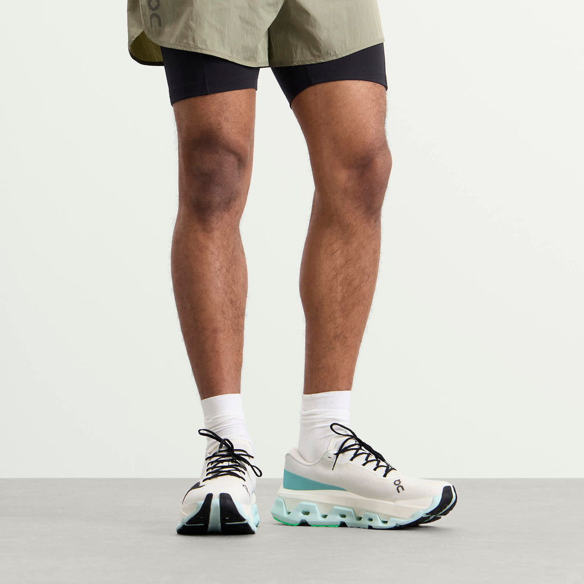 ON Cloudmonster 3 Hyper Sneaker
