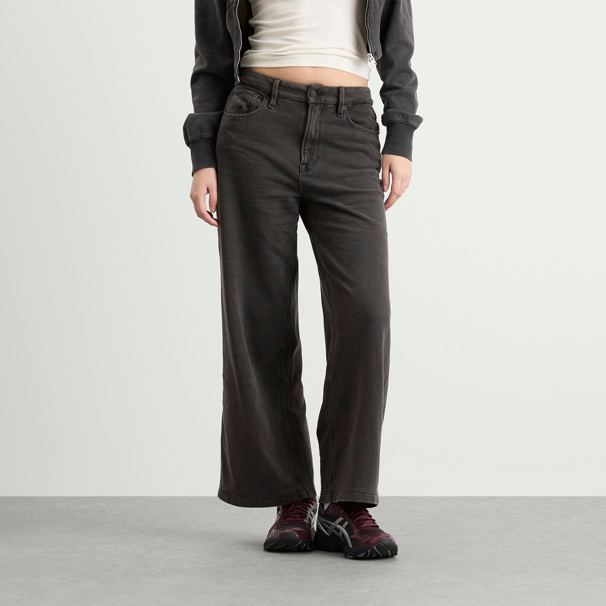 Good American Jeanius Crop Good Skate Sweatpants
