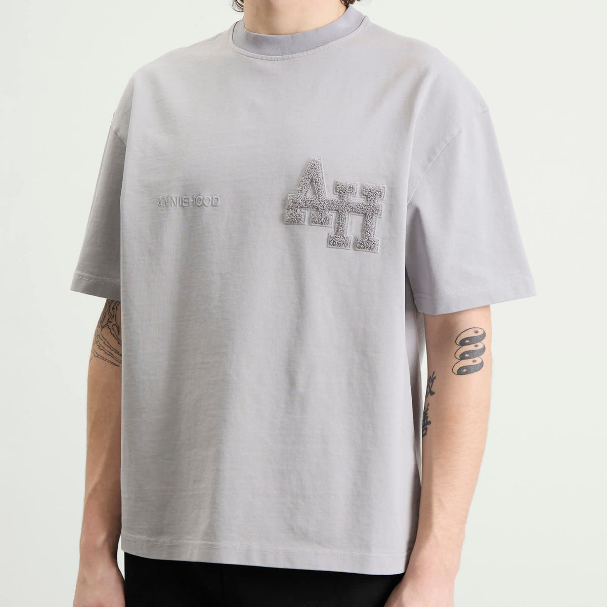 ANNIE HOOD College T-Shirt