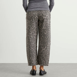 Good American Good Standard Barrel Jeans Grey Lucky Leopard – END.