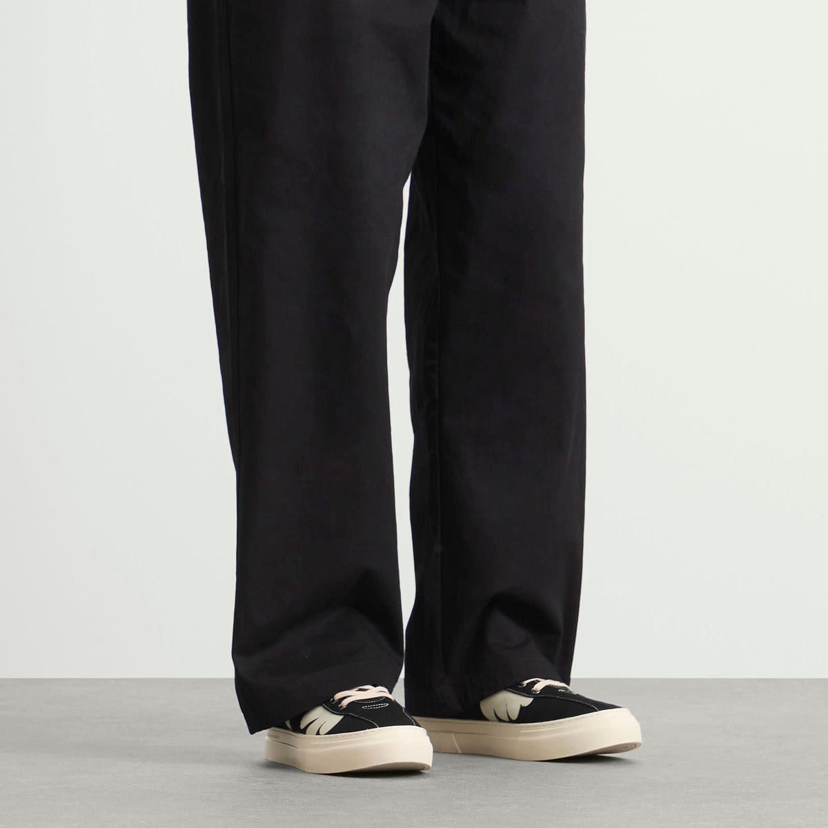 Stepney Workers Club Dellow Cup Shroom Hands Sneaker