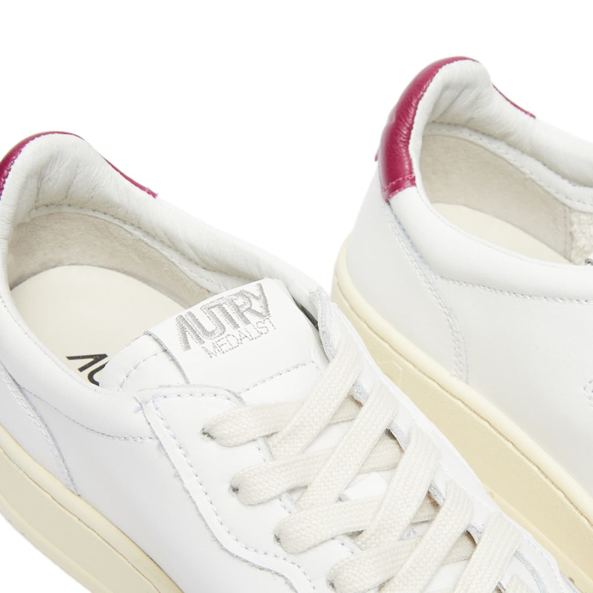 Autry 01 Low Leather Sneaker